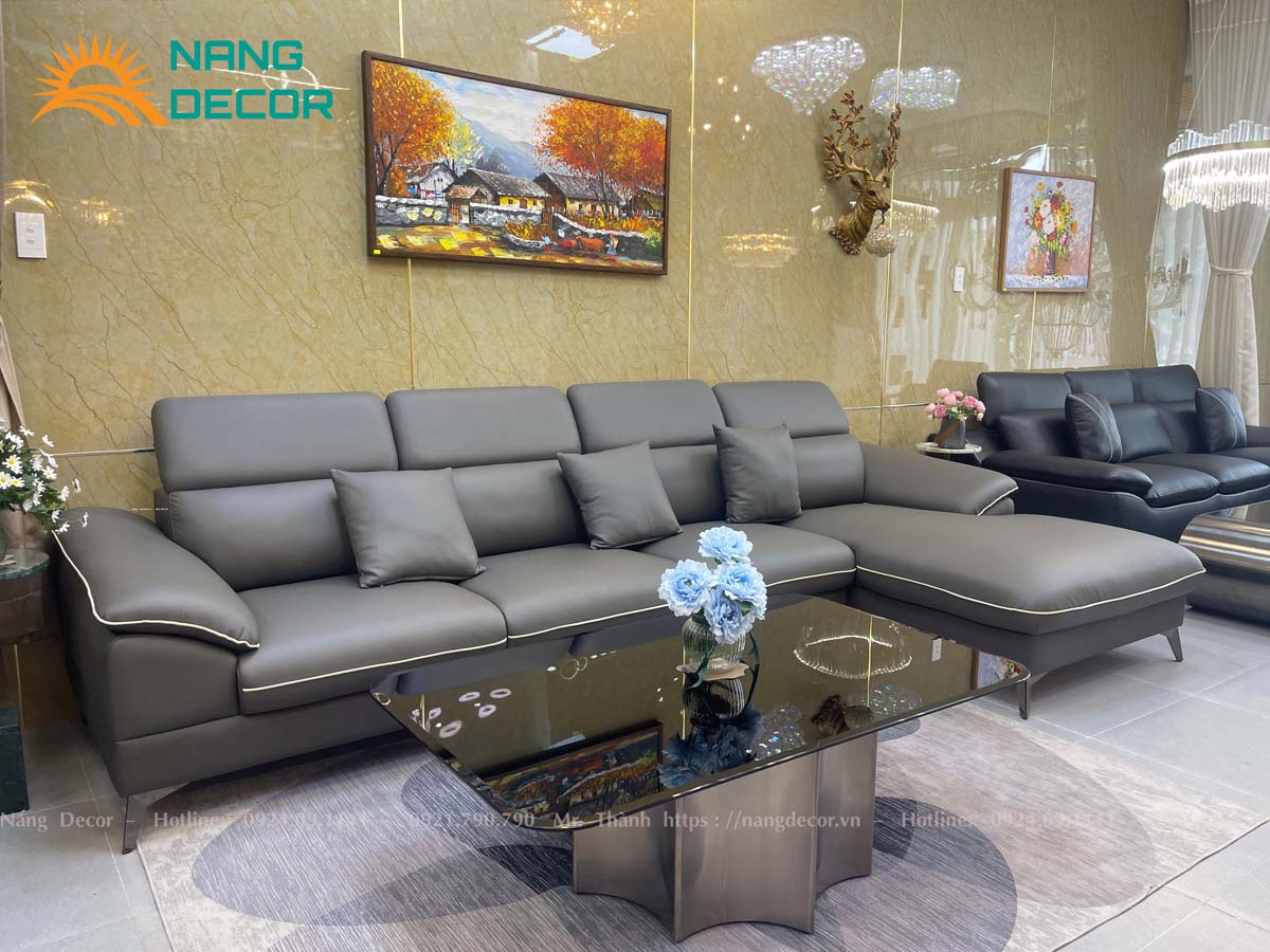 Sofa da bò mặt tiếp xúc màu xám mã SF04 tại Nắng Decor được nhiều khách hàng yêu thích.