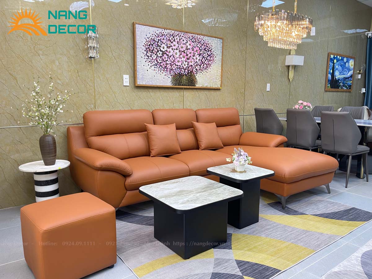 Các mẫu ghế sofa da bò thật có sẵn tại showroom Nắng Decor để khách hàng tham khảo.