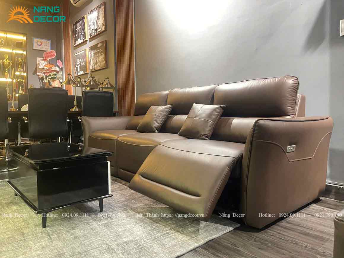 Mẫu ghế sofa da bò hiện đại với 1 hoặc 2 động cơ điện tăng tính tiện nghi cho phòng khách.