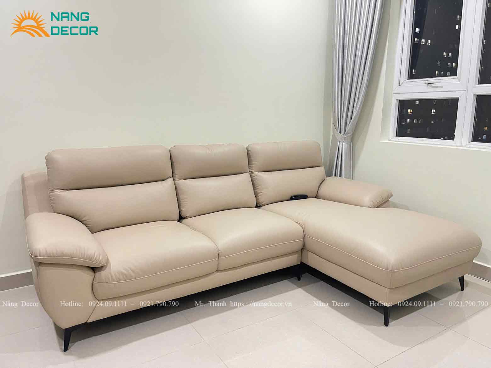 Mẫu sofa da bò đẹp hiện đại góc L từ 3 đến 4 tựa tăng sự tiện nghi cho cả gia đình dùng.