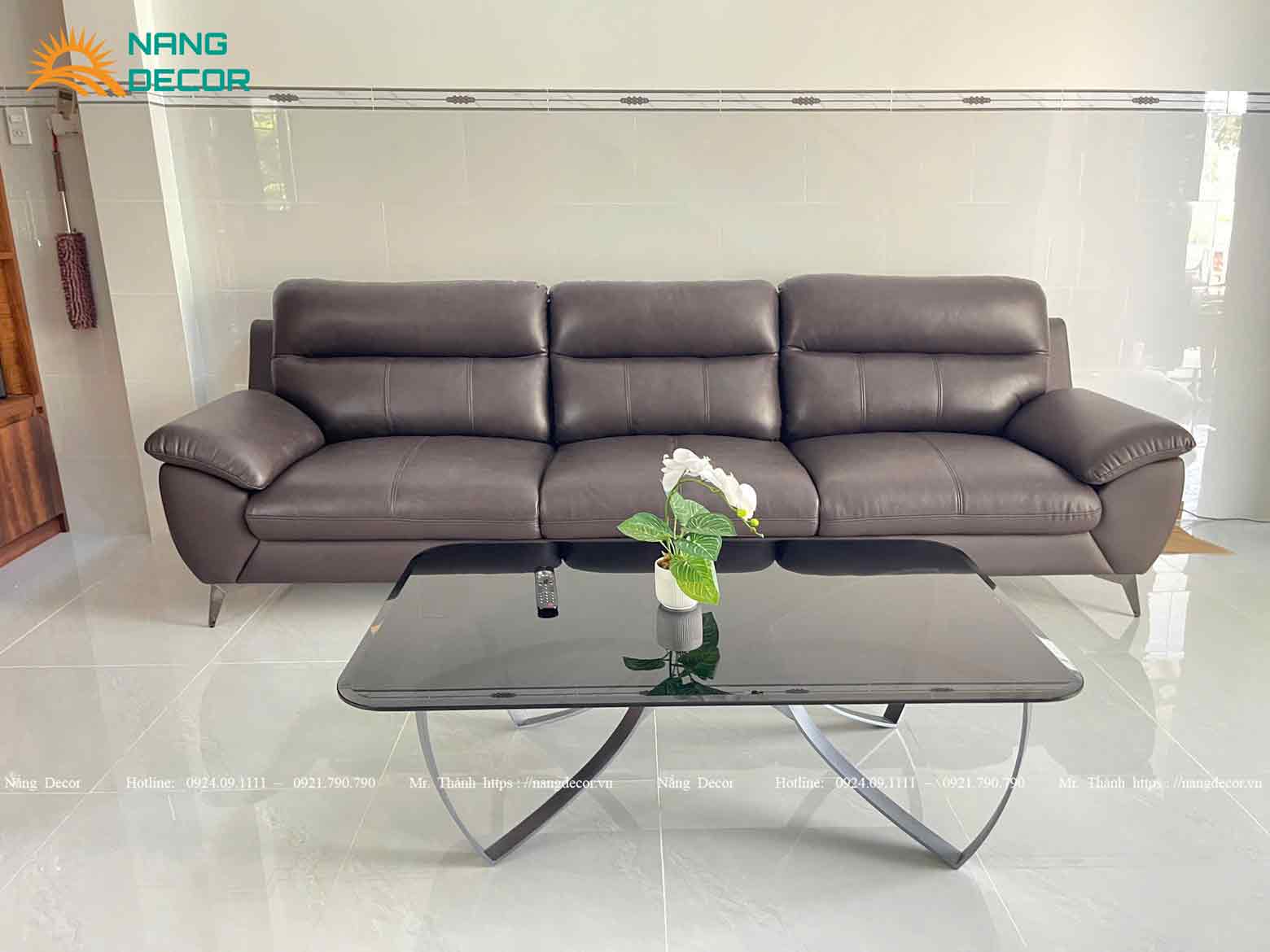 Sofa da bò giá rẻ dưới 20 triệu có thể chọn mã SF01 da bò tiếp xúc dài 2m2. Sofa da bò giá rẻ dưới 20 triệu có thể chọn mã SF01 da bò tiếp xúc dài 2m2.