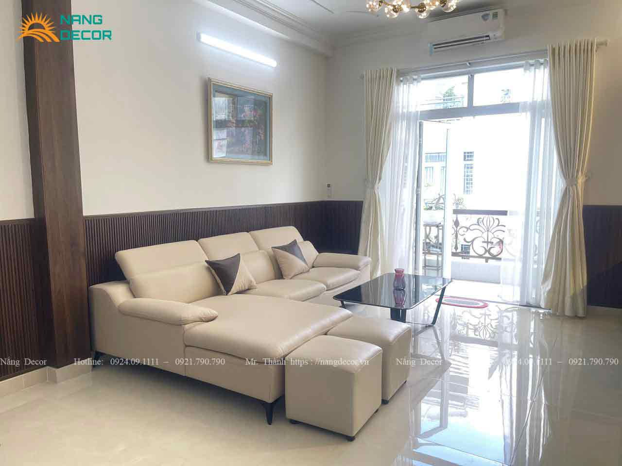 Sofa da bò nâng đầu gật gù mã SF08 màu kem - mẫu ghế thực tế giao tại nhà khách ở HCM.