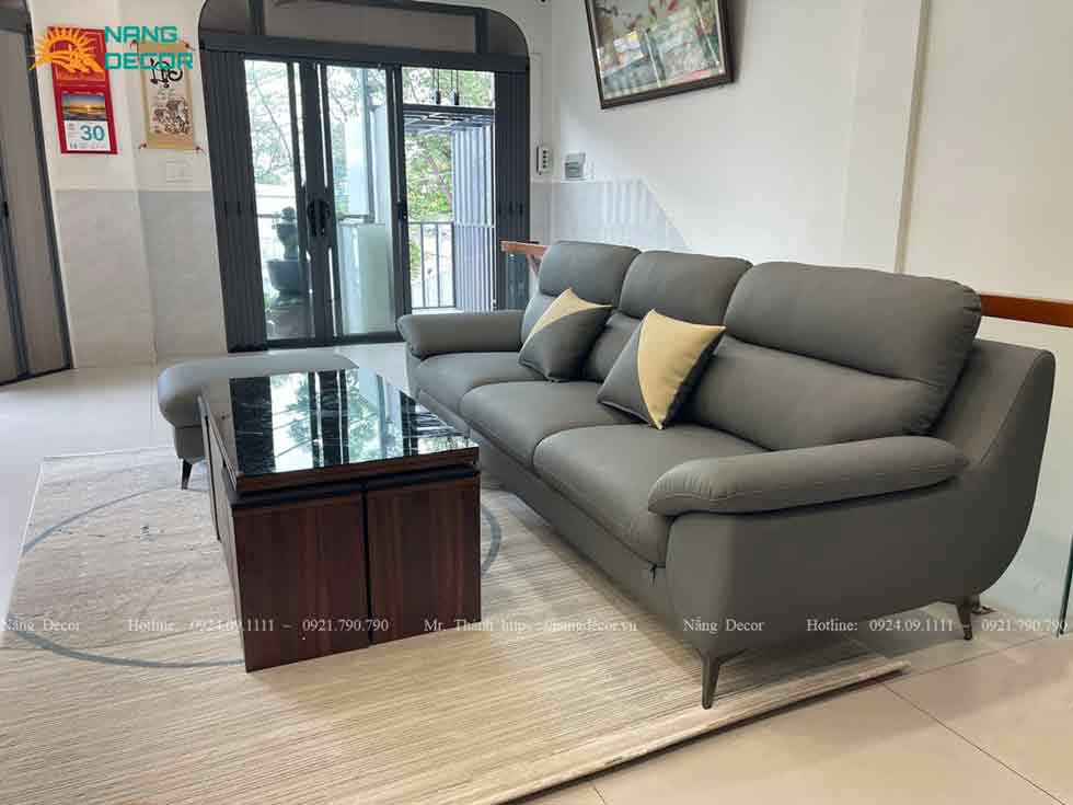 Sofa da công nghiệp thực tế băng 3 tựa phù hợp để nhà phố, chung cư.